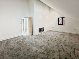 Bedroom- click for photo gallery